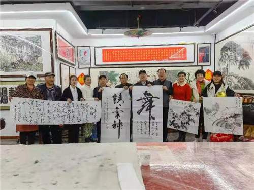 唐山書畫家走進(jìn)遵化盛世典藏藝術(shù)館 深化文化藝術(shù)交流，共繪時(shí)代新篇